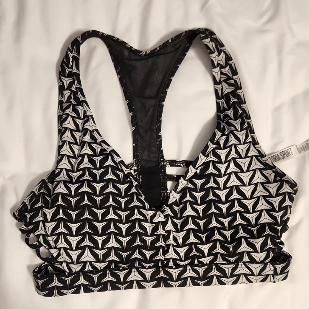 Victoria Sport XS Strappy Back Sports Bra